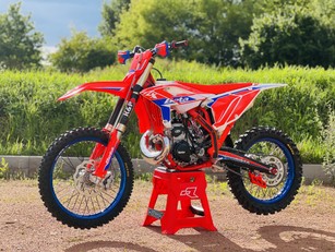 Brandneu: Beta RX 350 2Takt MX Motocross MY 2026 - am Lager Brandneu: Beta RX 350 2Takt MX Motocross MY 2026 - am Lager