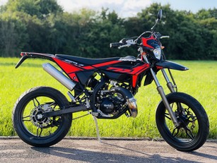 Moped Beta RR 50 Standard Motard/Supermoto mit Schaltgetriebe